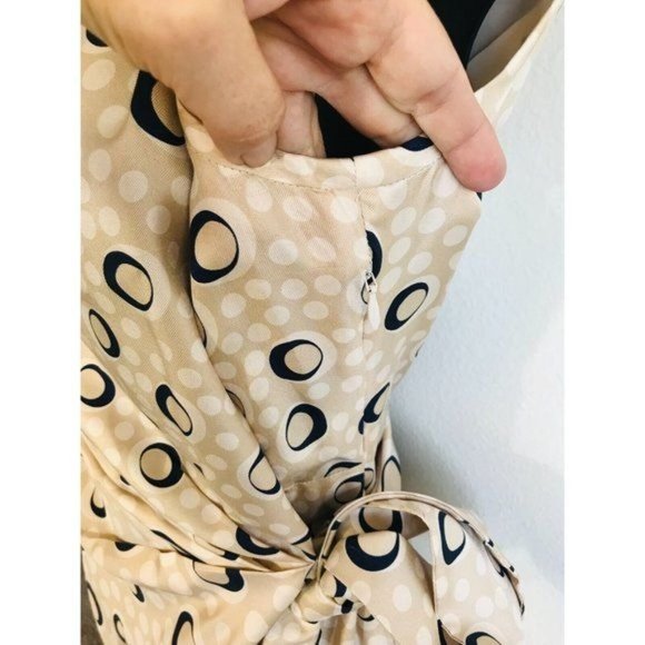Diane Von Furstenberg Silk New Della Ruched Tie Waist Dress Retro Beige Dot, 6 - Picture 11 of 16